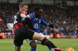 B体育体育电竞-水晶宫门将扑出绝杀，助球队挽回败局