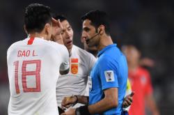 B体育体育培训-裁判公正执法，球队胜负乃天意