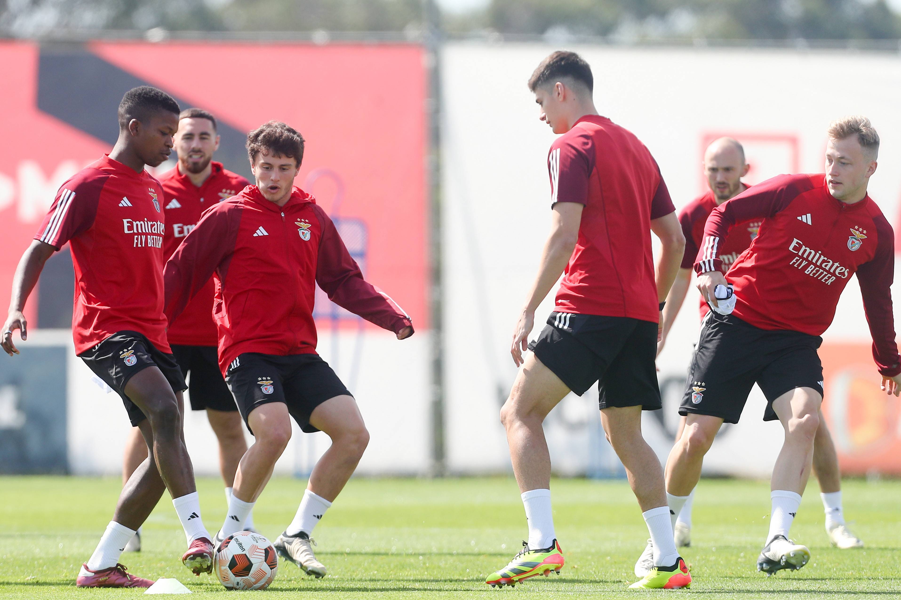 国内足球联赛新变化，球队备战提前布局