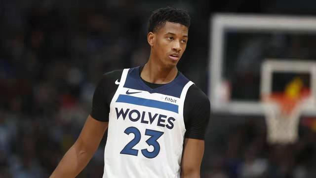 高中生天赋横溢，各大学纷纷争夺优秀新秀