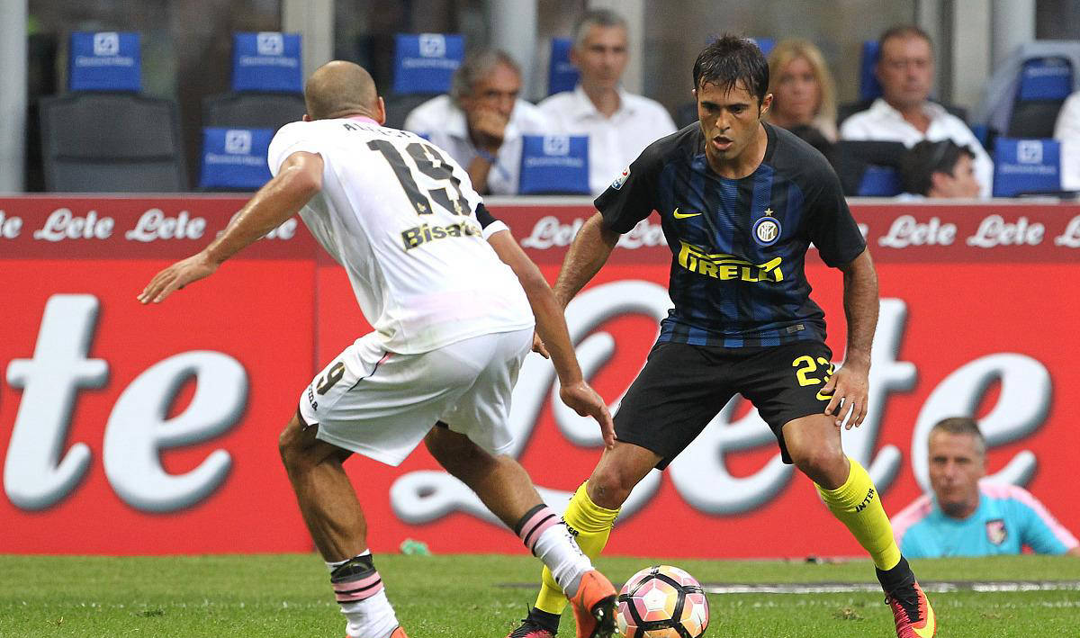 阿贾克斯主力中场连续交出助攻，突破能力强劲