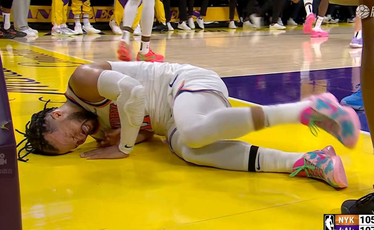 阵痛挣扎！球员们的奋力拼搏