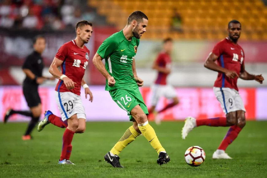 梅斯球员合力拼搏，稳坐积分榜首位的简单介绍