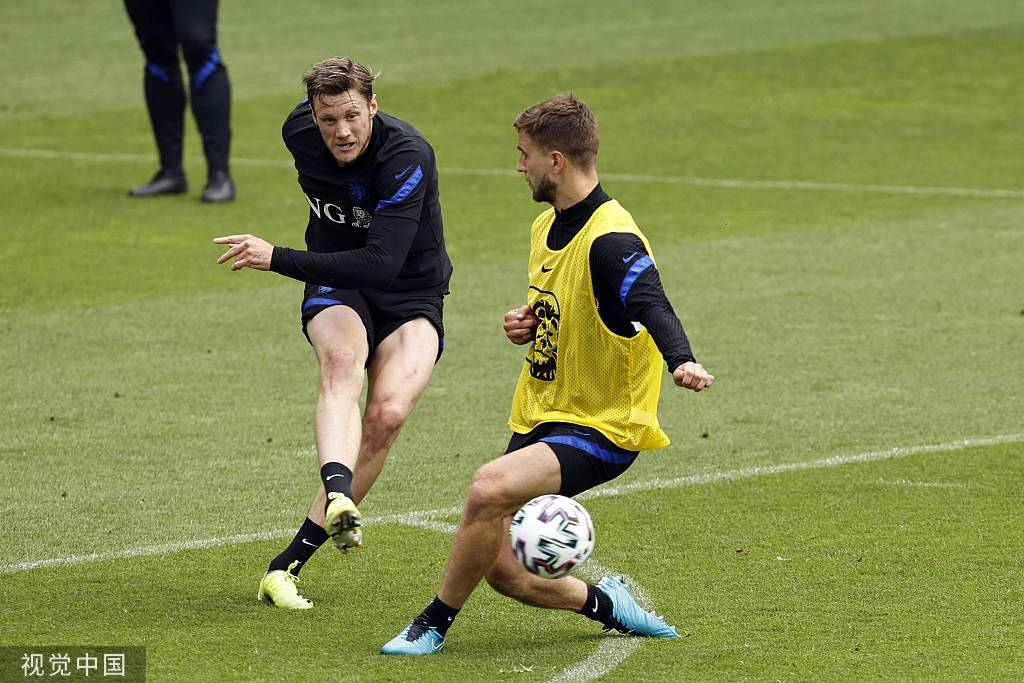 荷兰豪胜，力压对手取得小组第一