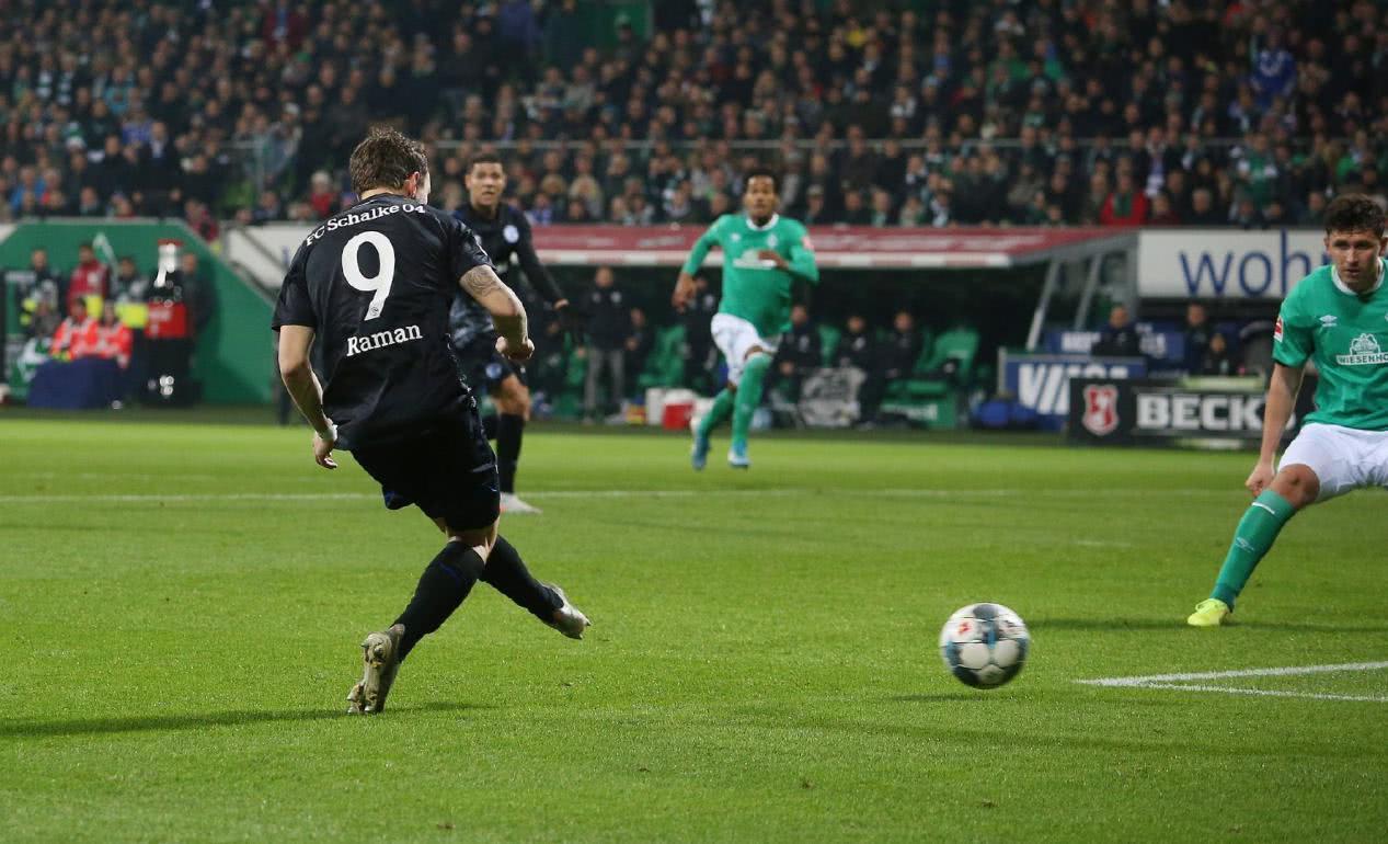 沙尔克客场大胜,连续保持不败 沙尔克客场大胜,连续保持不败