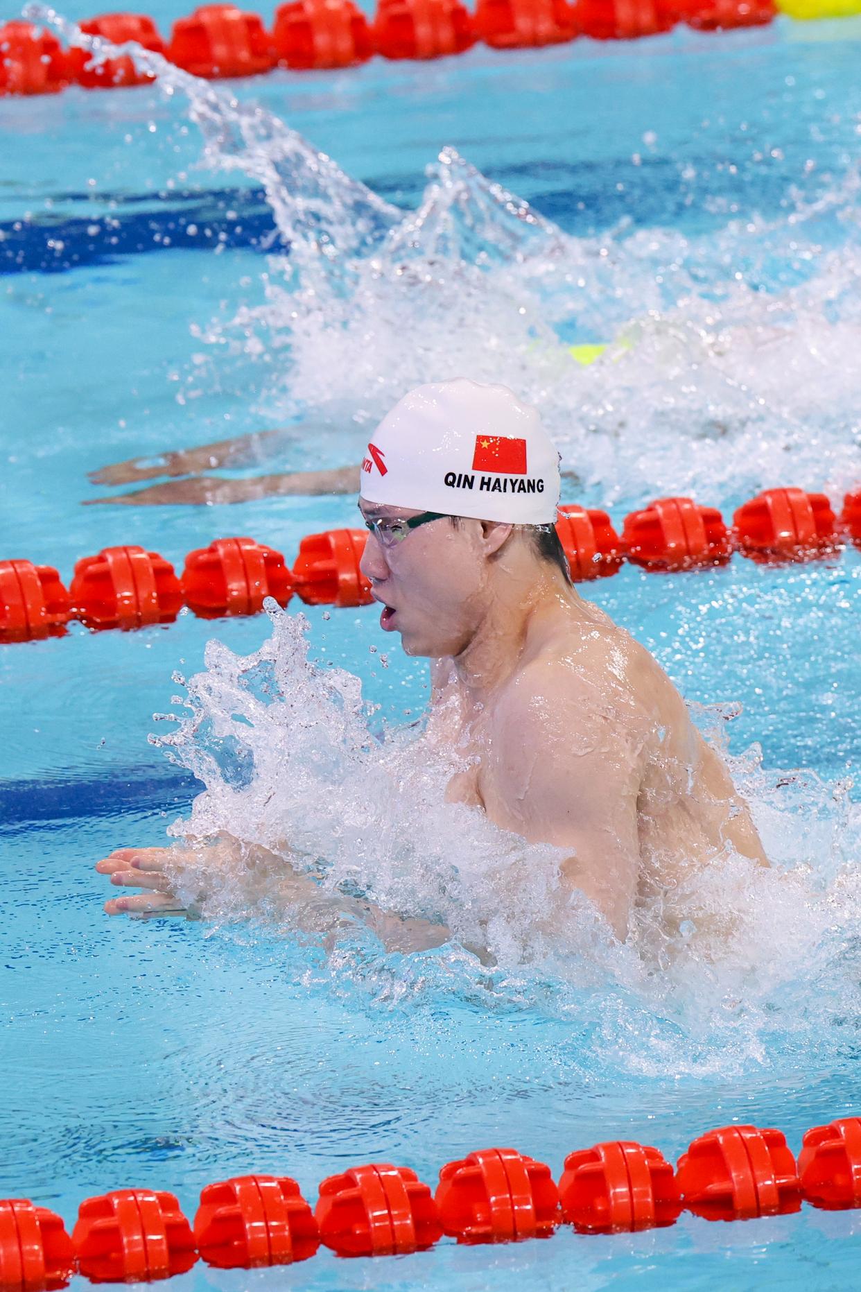 关于游泳项目屡创佳绩,运动员刷新纪录夺魁的信息 关于游泳项目屡创佳绩,运动员刷新纪录夺魁的信息