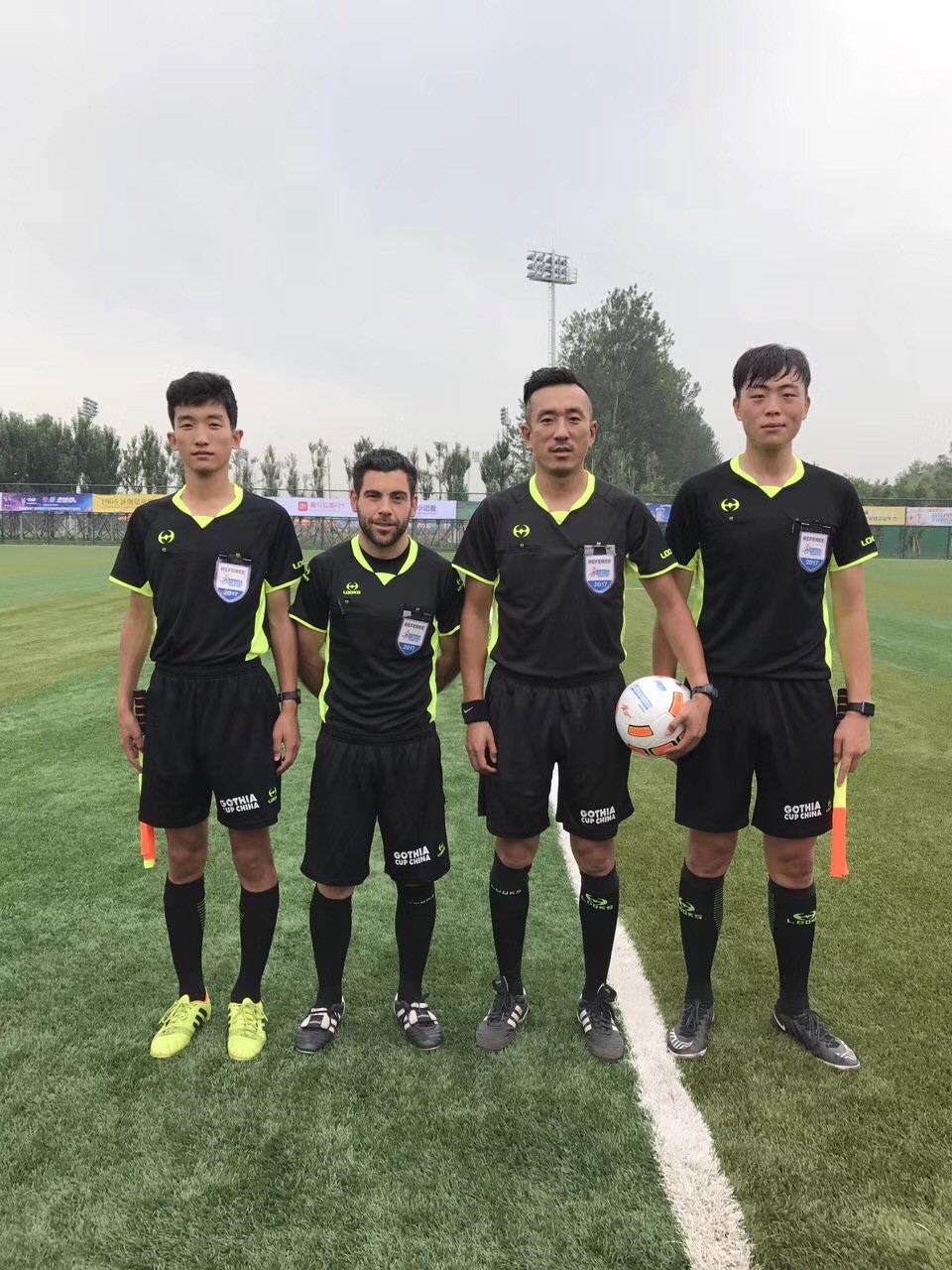 裁判公正执法，球队胜负乃天意