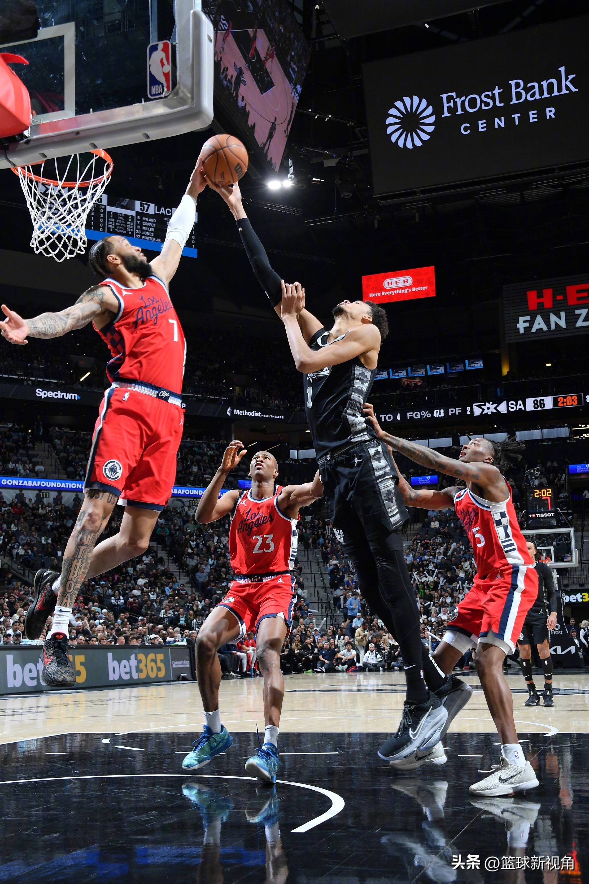 快船迎来关键战役,球队需打破连败局势 快船迎来关键战役,球队需打破连败局势