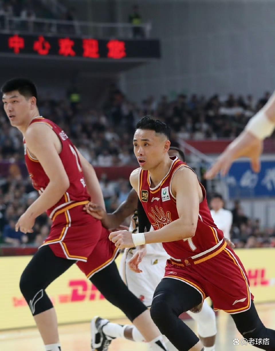 广厦队和对手战成平局,难分胜负 广厦队和对手战成平局,难分胜负