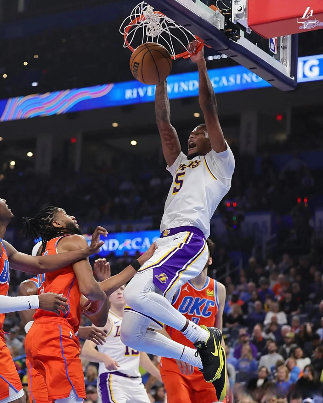 球场风云!湖人大胜76人詹姆斯全场高效攻杀的简单介绍 球场风云!湖人大胜76人詹姆斯全场高效攻杀的简单介绍