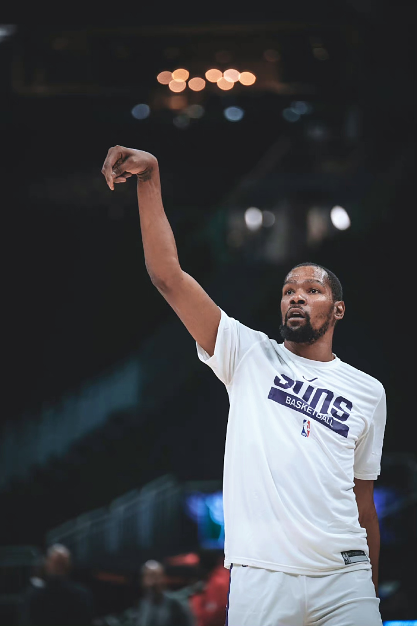 包含雄鹿险胜奇才，继续豪取八连胜的词条