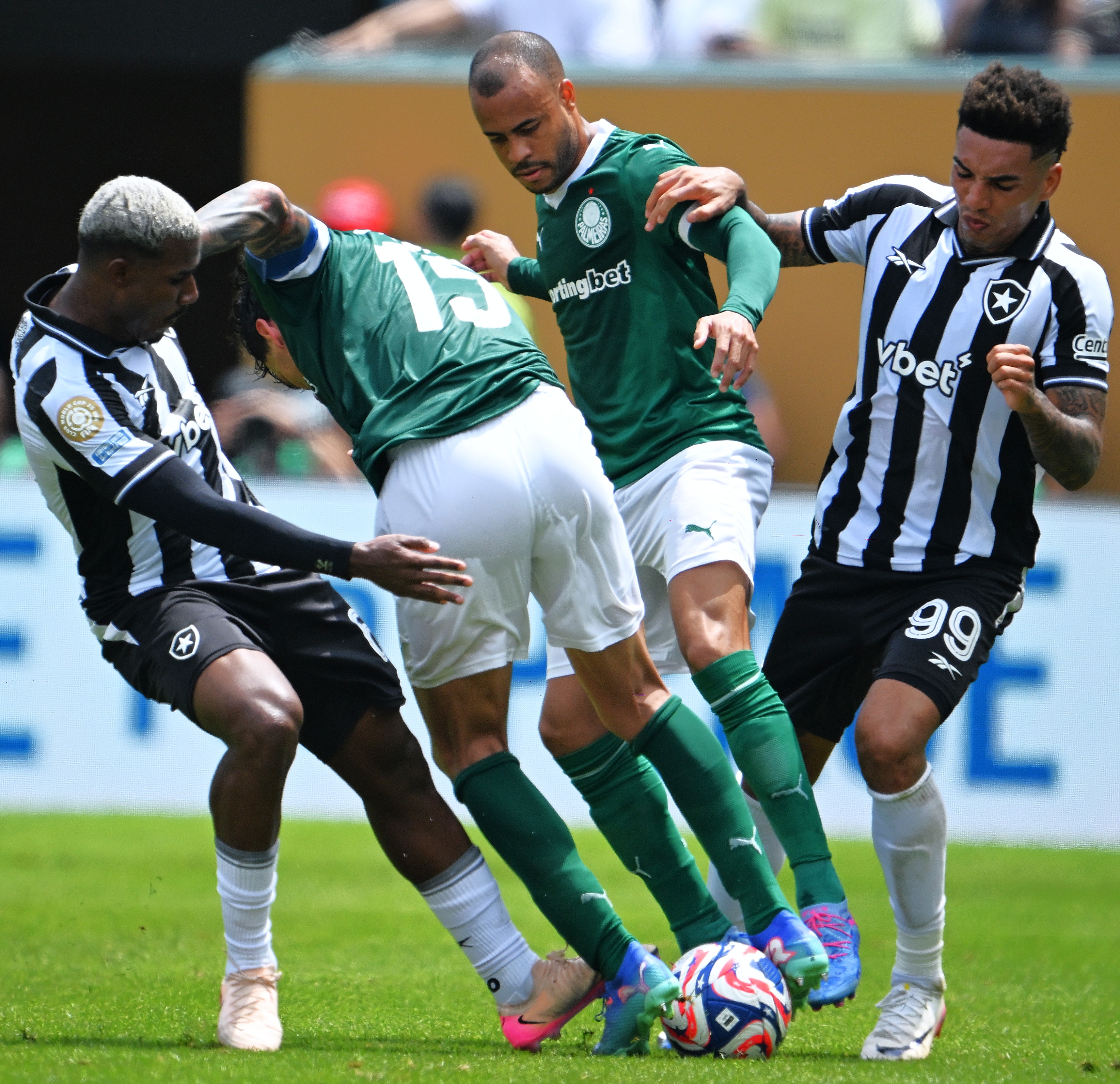 关于帕尔梅拉斯客场击败对手，豪取胜利的信息