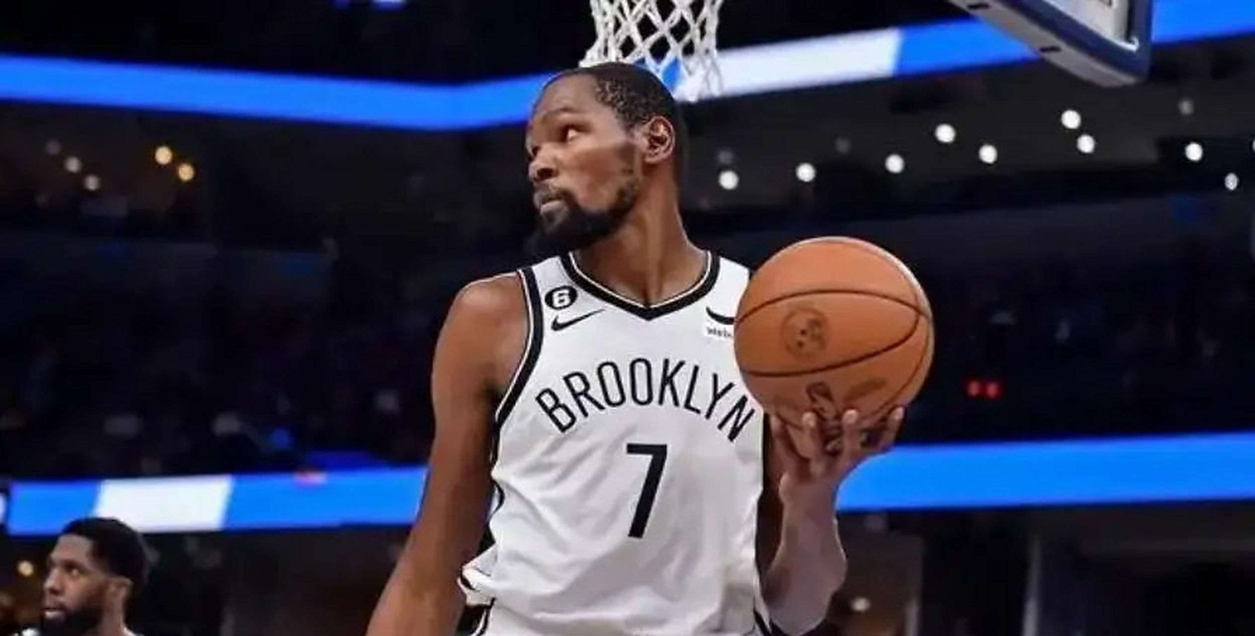 篮网主场取胜，杜兰特砍下30+表现稳定